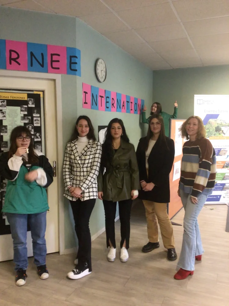 Des étudiantes du lycée Saint-Thomas d'Aquin, labellisé E3D